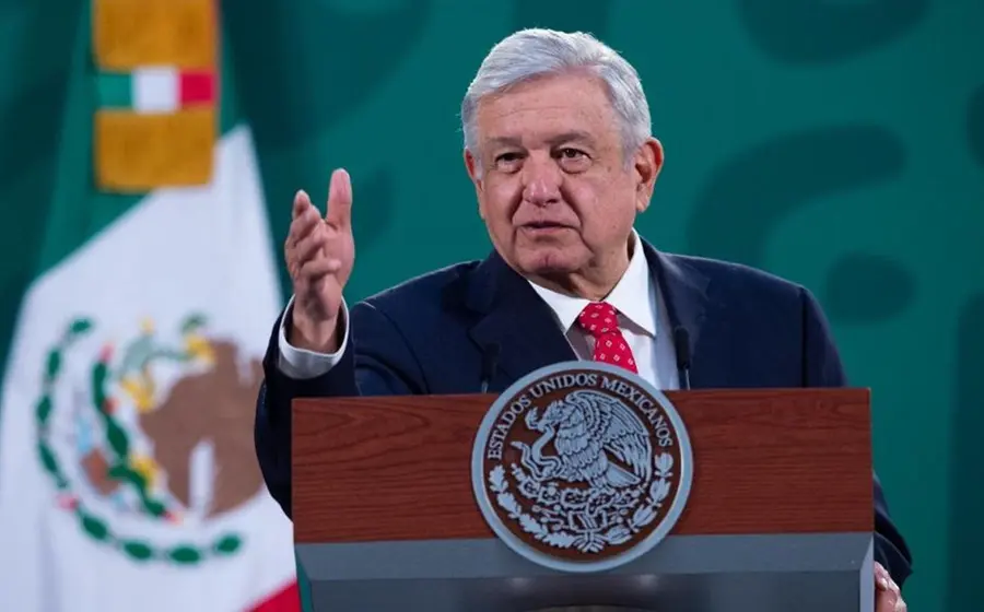 Por la mañana, el presidente de la república ofreció su conferencia mañanera y se le escuchó con la voz desmejorada.