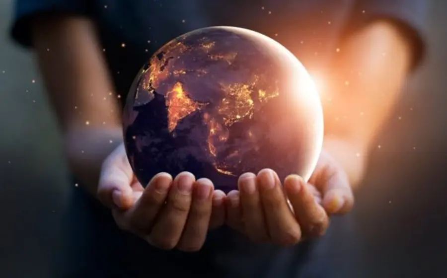 Prevén que en 10 años, más o menos 2031 o 2032, estaríamos llegando a ese punto (1.5°C)”.