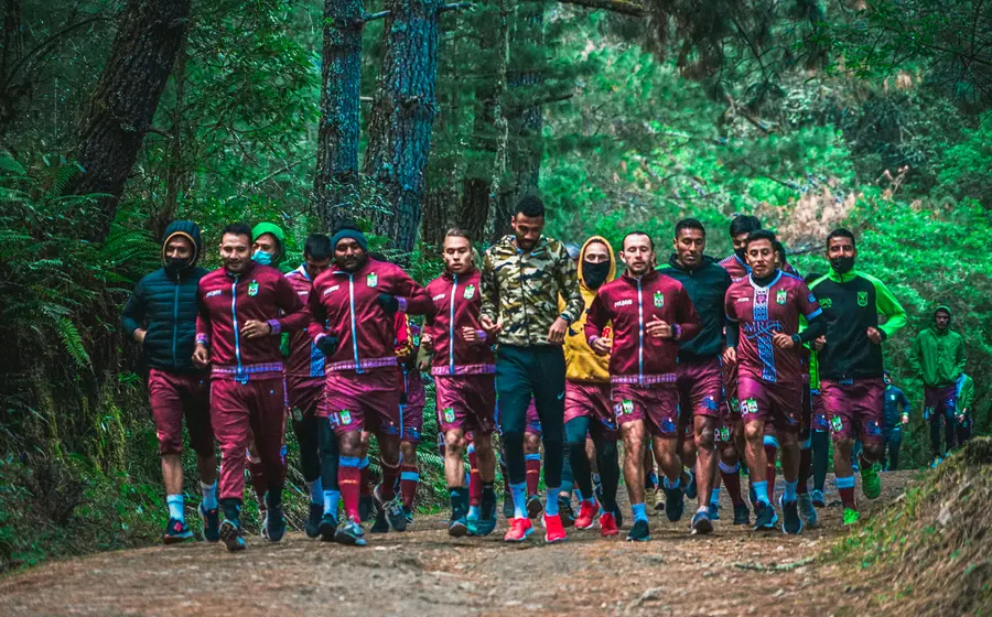 hombres-grupo-corriendo