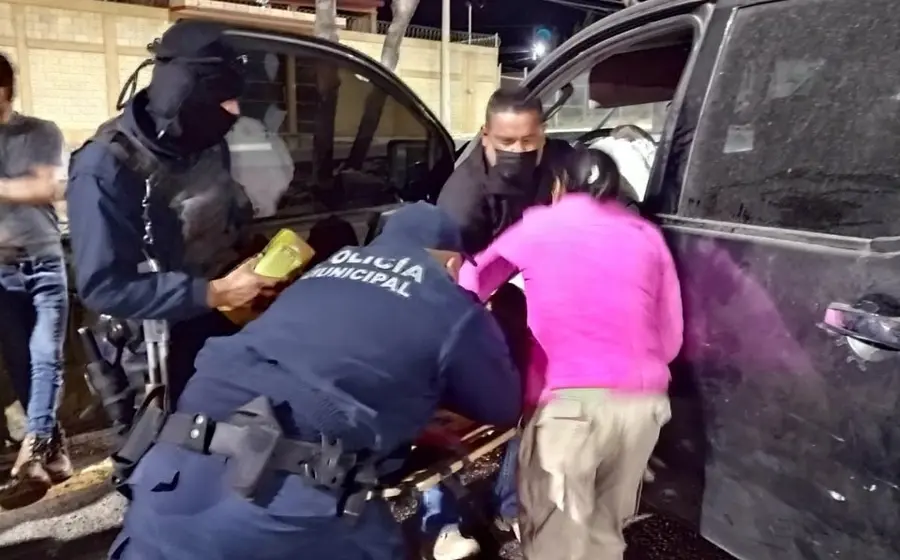 camioneta-choque-policias