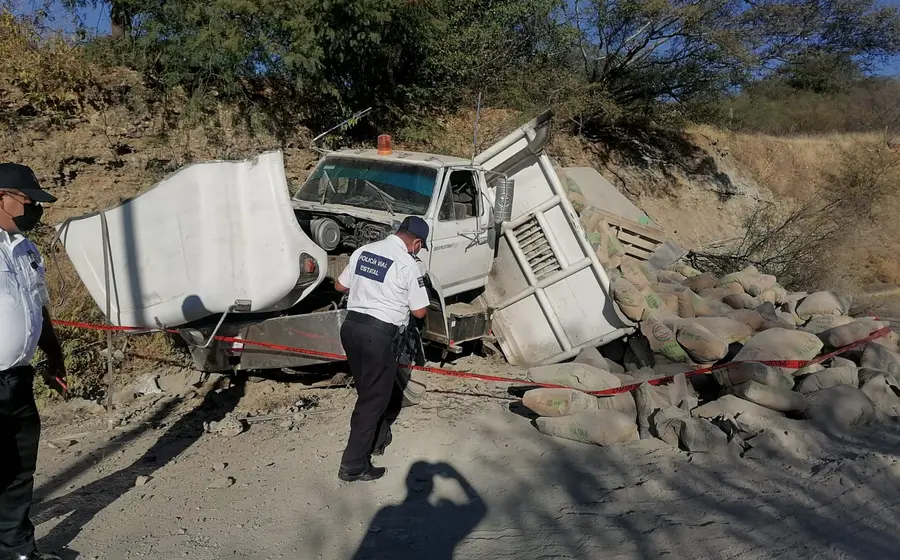 choque-camion-policias