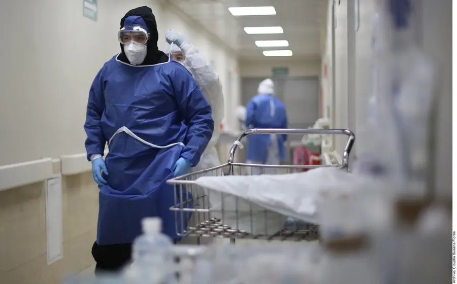medico-en-hospital-covid