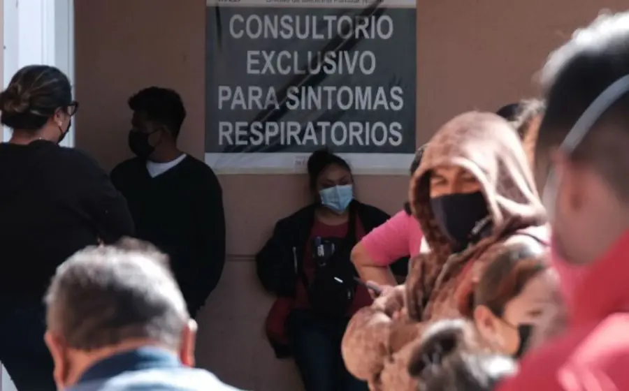 Expertos prevén que Ómicron se convertirá en la variante de preocupación dominante y desplazará a Delta.