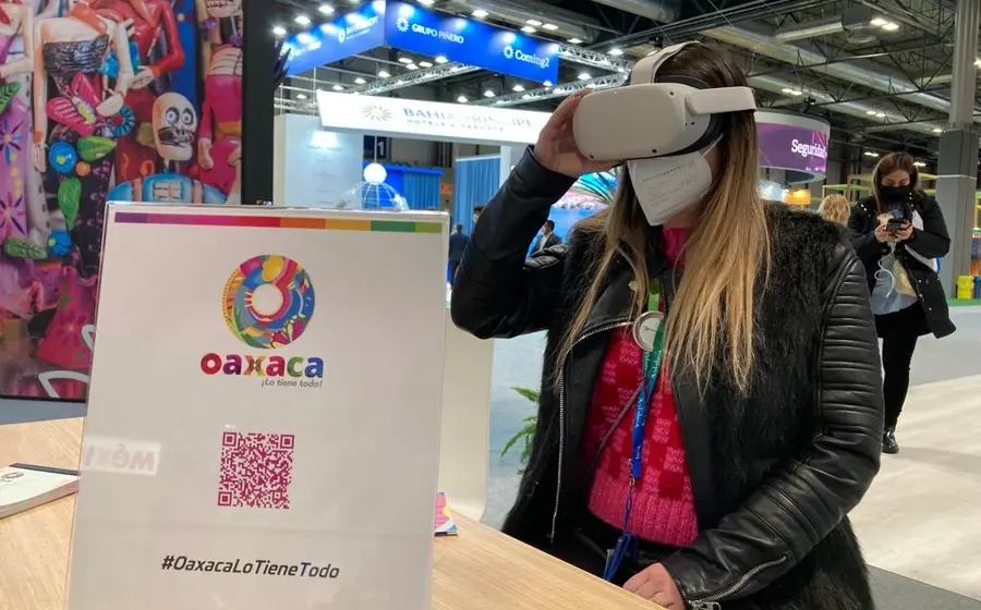 puesto-mujer-feria-gafas