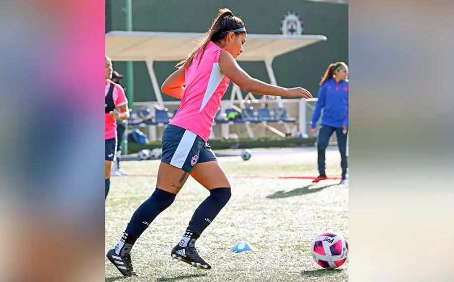 Eleisa-Santos-convocada-por-el-cruz-azul 