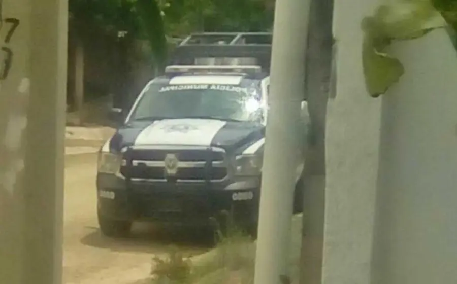 policias-camioneta