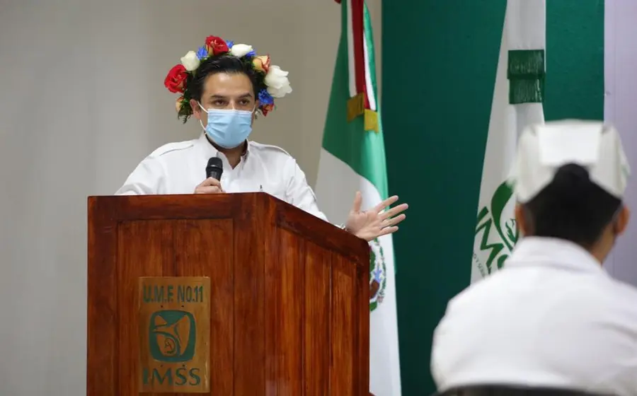 Maestro Zoé Robledo