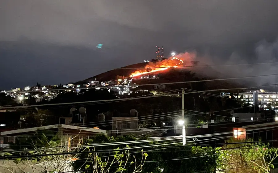 Incendio en cerro del Crestón