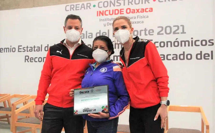 reconocen-30-años-de-esfuerzo-de-maratonista-en-oaxaca 