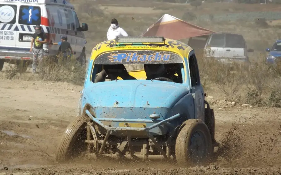 auto-viejo-sucio-carrera