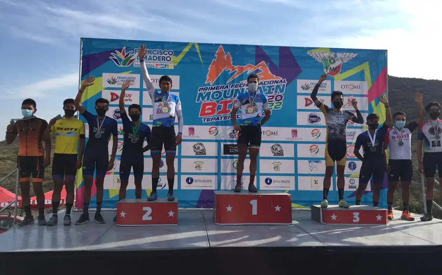 podio-ganadores-ciclismo