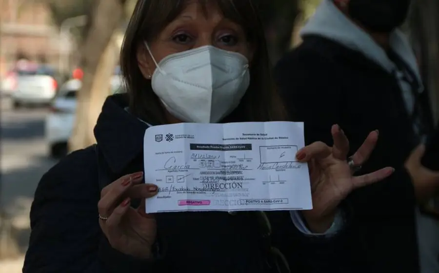Existen dos tipos de pruebas para detectar COVID 19: la de Reacción en Cadena de la Polimerasa (PCR por sus siglas en inglés) y la de antígeno.