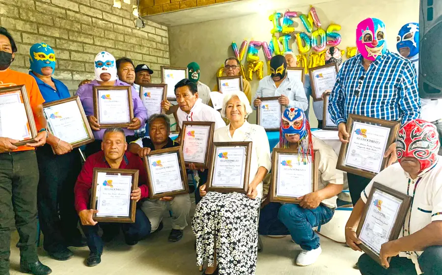 Reconocimiento a luchadores veteranos