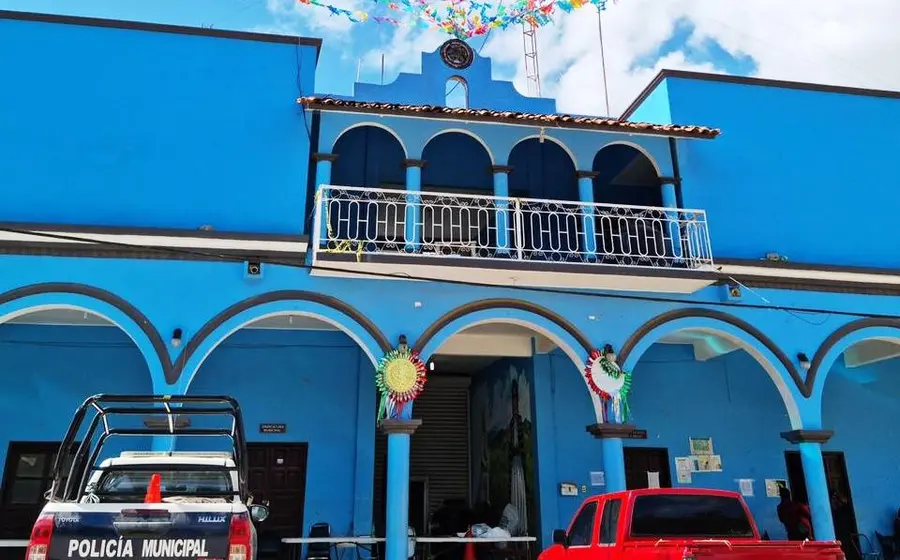 ayuntamiento-edificio-azul 
