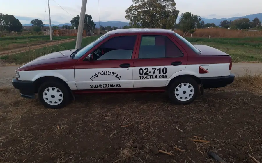 taxi-foraneo-rojo