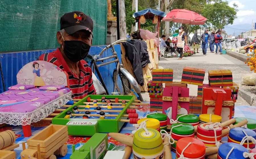Vendedor de juguetes artesanales