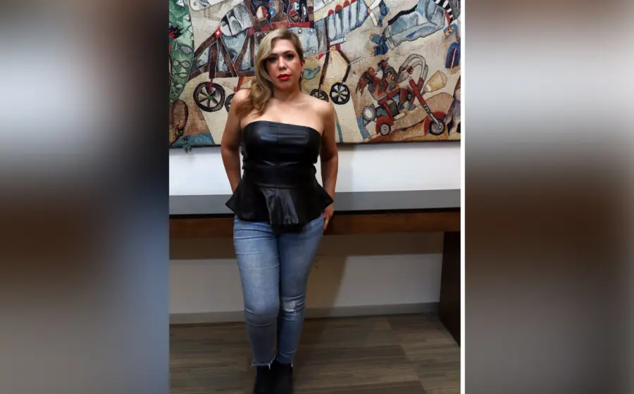 Autora Vivian Sánchez
