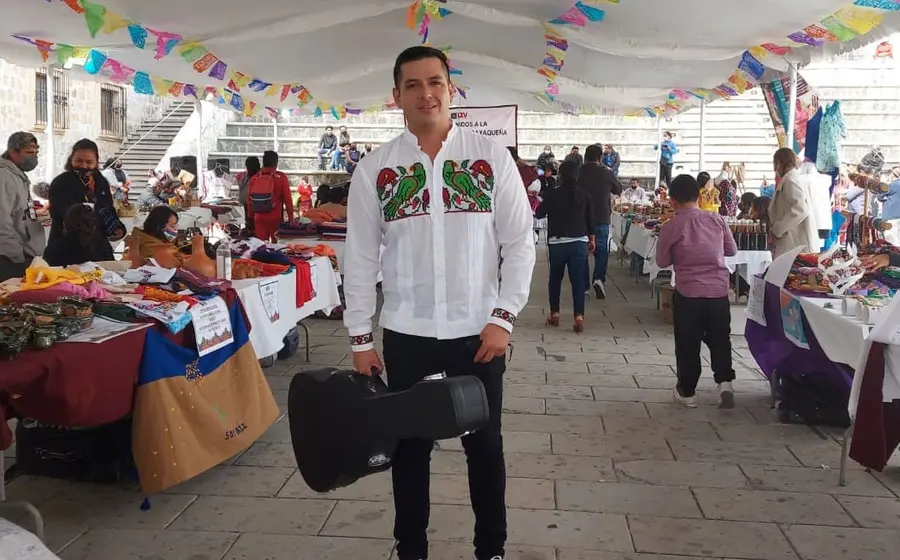 cantante- Elmar-Mendoza