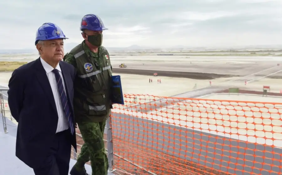 amlo-en-aeropuerto