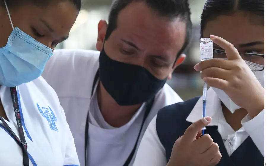 enfermeras-medicos-personal-de-salud 