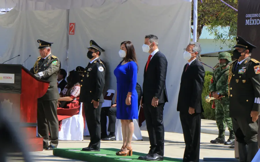 funcionarios_de_oaxaca_en_zona_militar