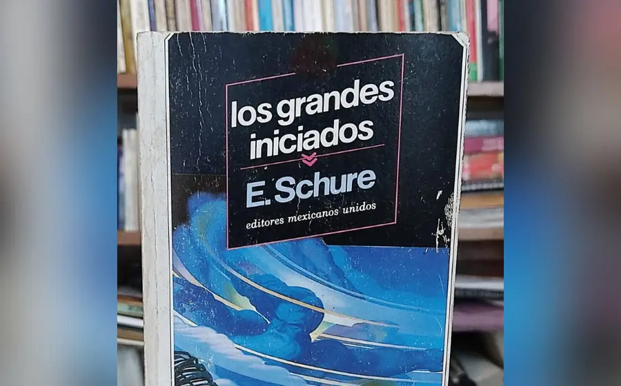 portada-de-libro-los-grandes-iniciados