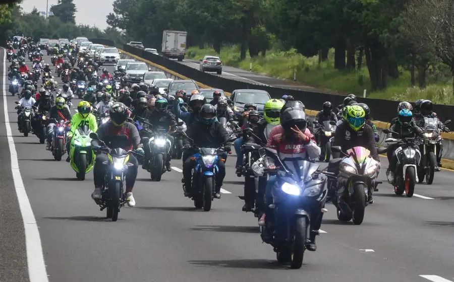 caravana-de-motociclistas