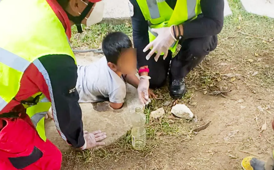 niño-rescatado-por-bomberos