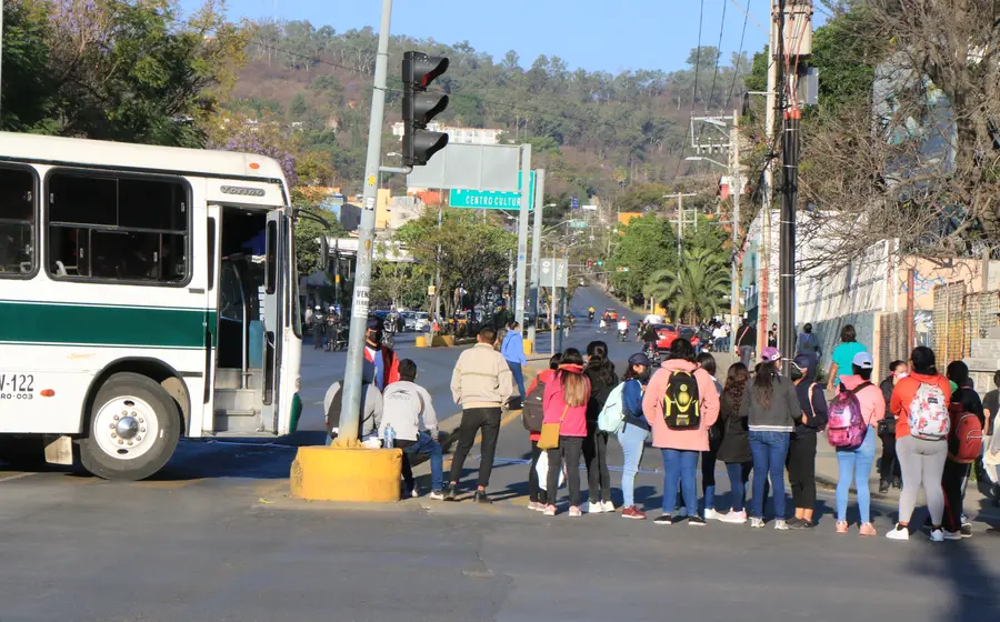 normalistas_protestando