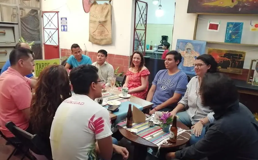 personas-platicando