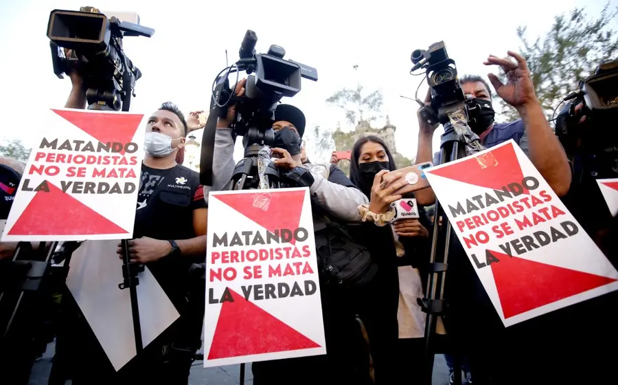 periodistas-manifestandose