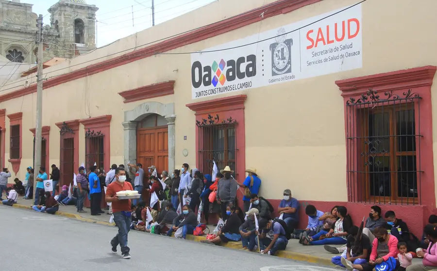 secretaria-salud-oaxaca-protesta 