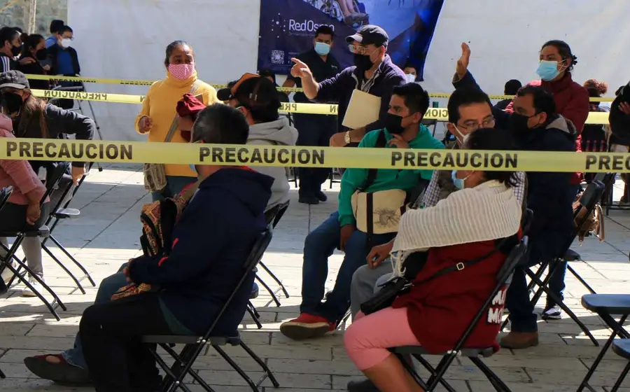 personas-fila-prueba-covid 