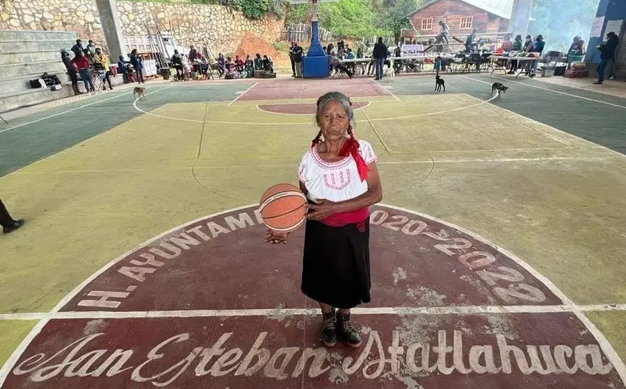 abuelita-basquetbol-andrea