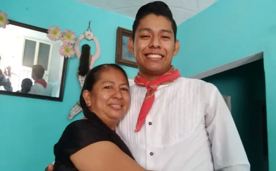gustavo_y_su_madre