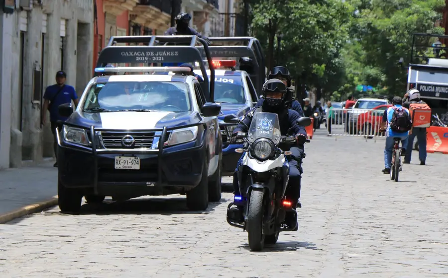 policias