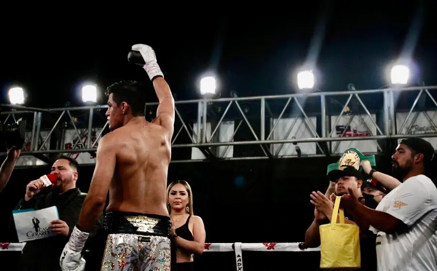 Bryan-Flores-boxeo