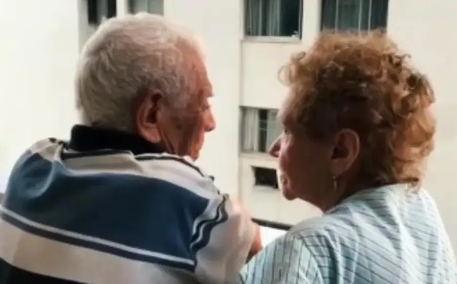 pareja-de-abuelitos