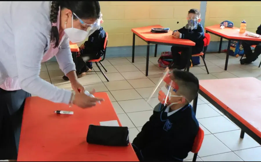 maestra_y_alumno