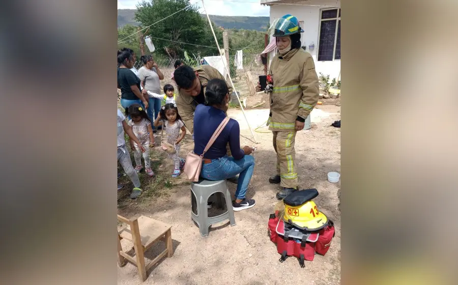 mujer_bombero