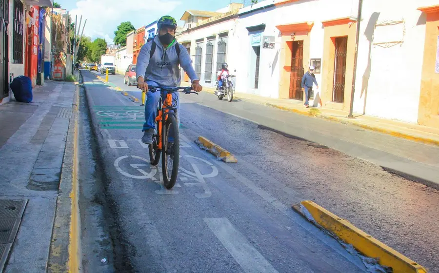 ciclistas-ciclovia-oaxaca