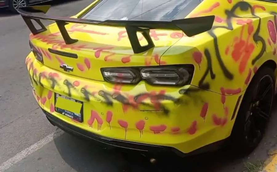 Auto grafiteado