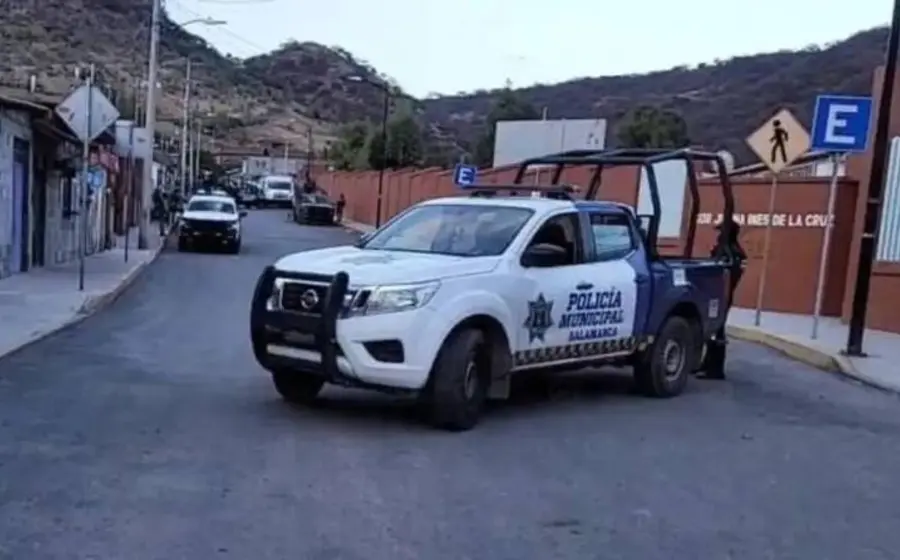 policias-camioneta 