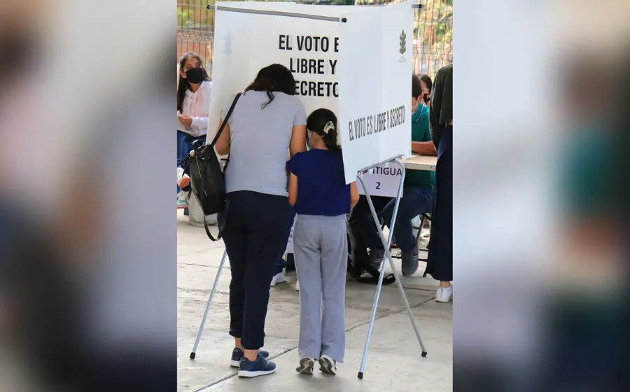 madre_votando