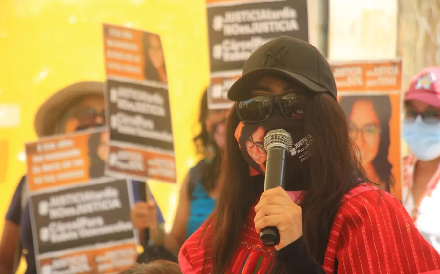 maria_ele_protestando