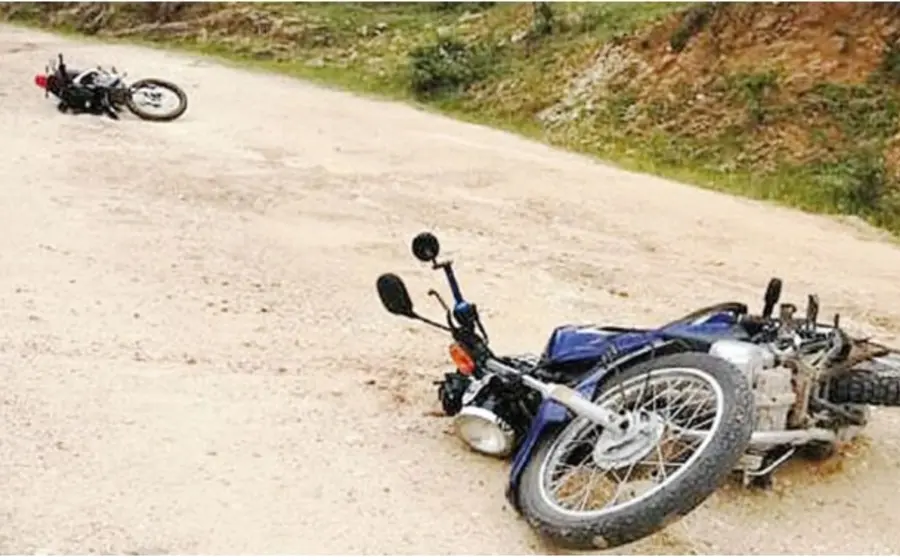 motocicleta_en_el_suelo