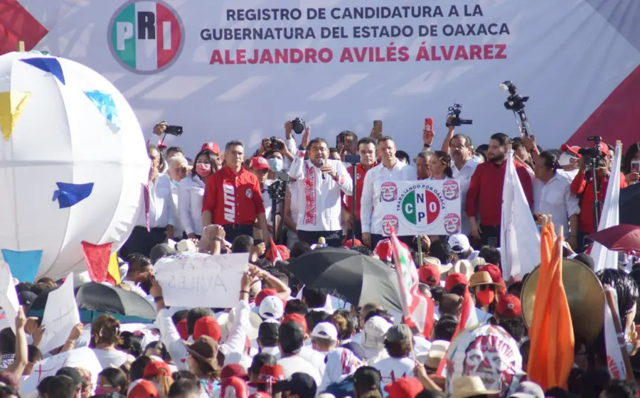 mitin-alejandro-aviles