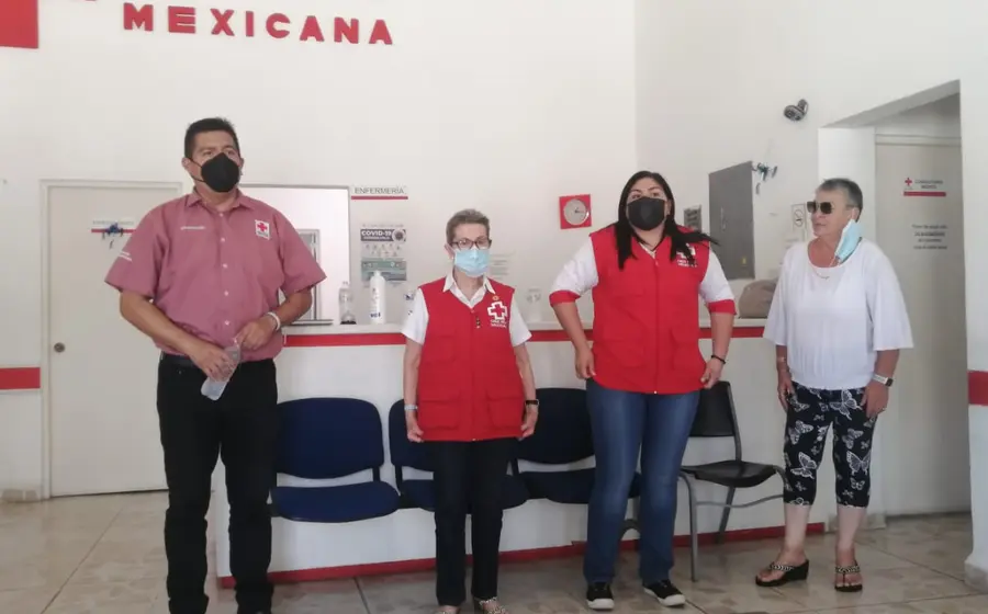 personas-en-la-cruz-roja