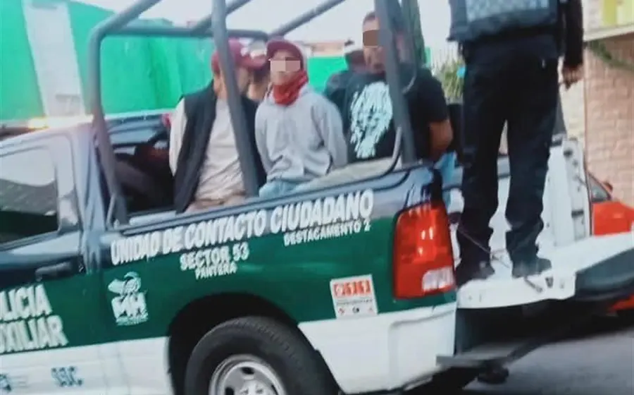 detenidos_en_camioneta