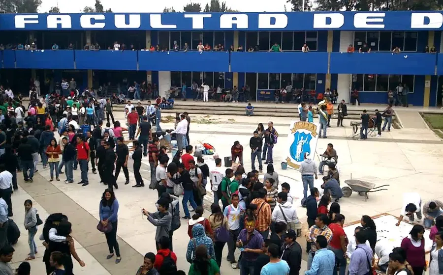 estudiantes-de-la-uabjo
